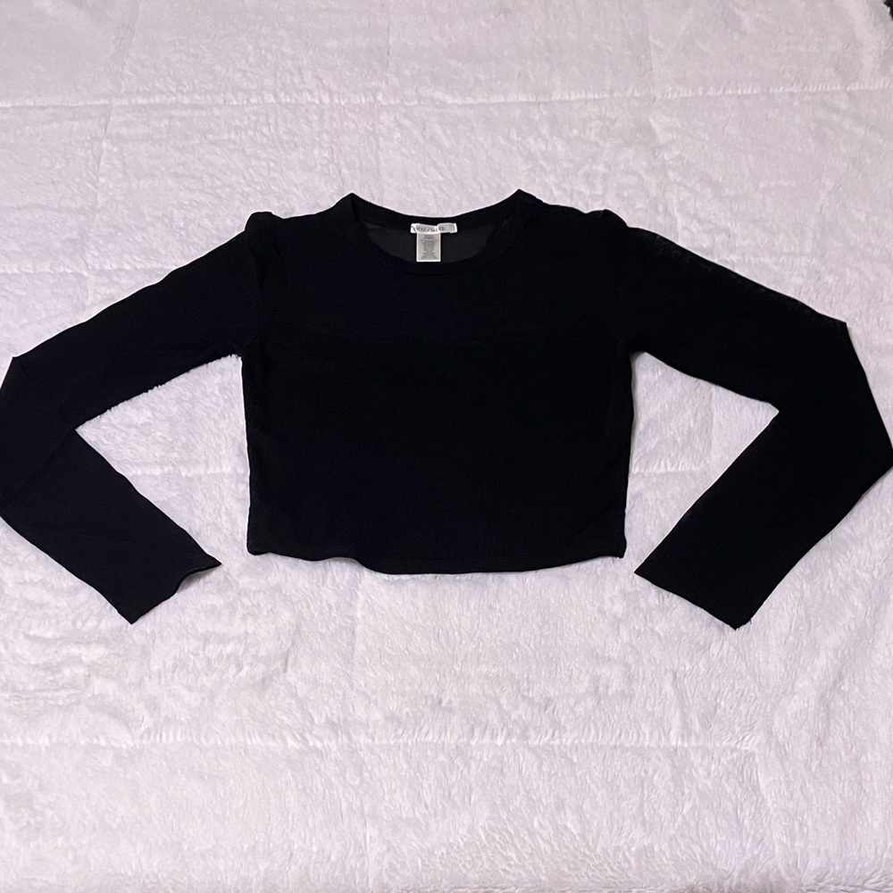 Bozzolo Elegant Black Long Sleeve Crop Top